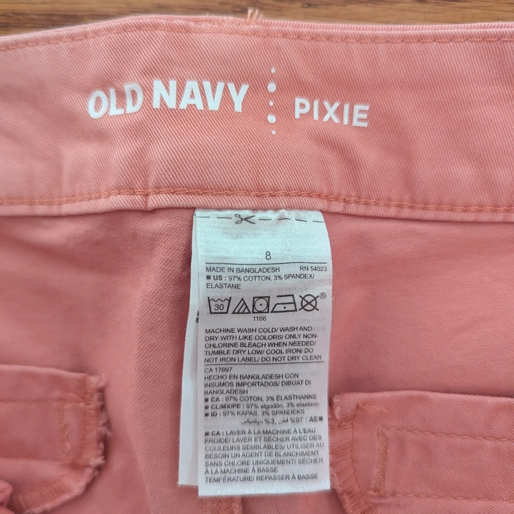 Women's size 8 pixie pants - Picture 3 of 3